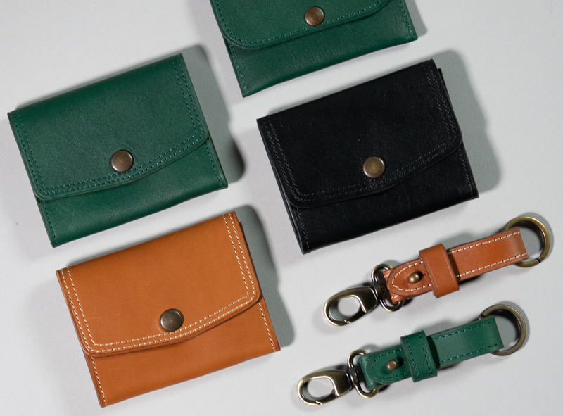 porte-monnaie Iconik en cuir coordonné aux accessoires Iconik