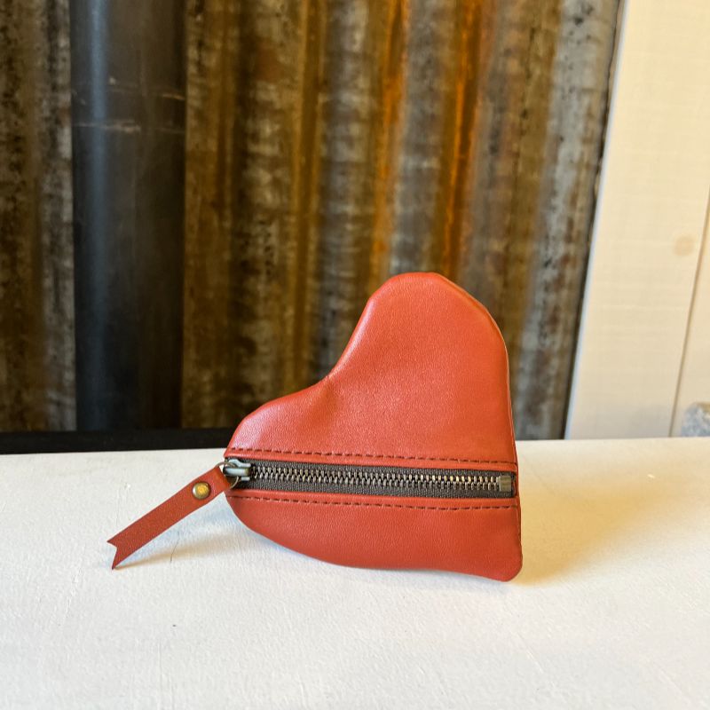 Porte-monnaie cœur en cuir avec fermeture zippée, décliné cuir souple coloris confiserie orangée